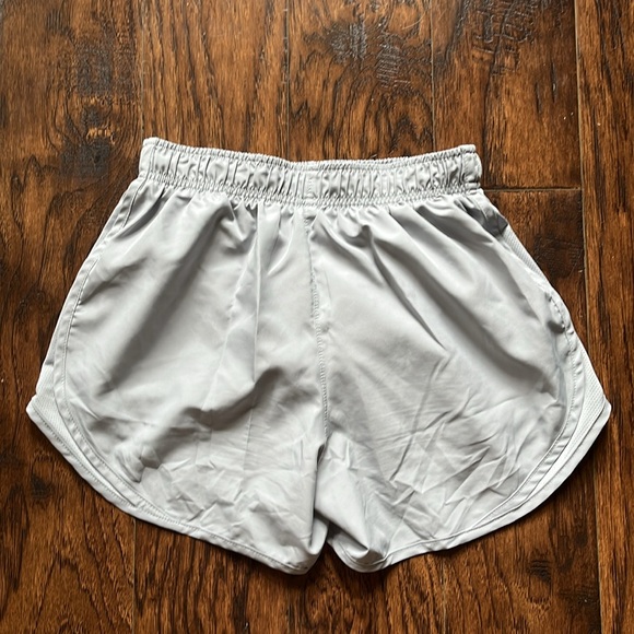 Nike Dri Fit tempo shirts, size XS - Picture 5 of 5